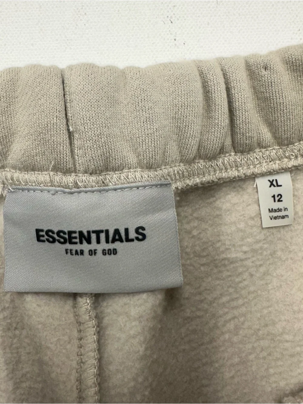 Fear of God ESSENTIALS Fleece Shorts Women’s XL Beige Sweat Shorts Logo